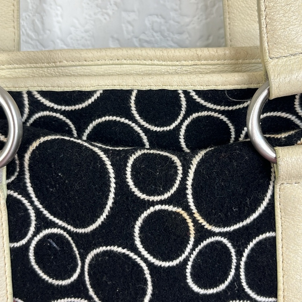 Tumi Wool Graphic VTG Circle Shoulder Tote Bag - Picture 8 of 10